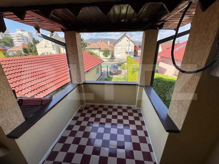 Casa, zona 0, vedere panoramica spre santurile Cetatii pretabila pentru investit - 5
