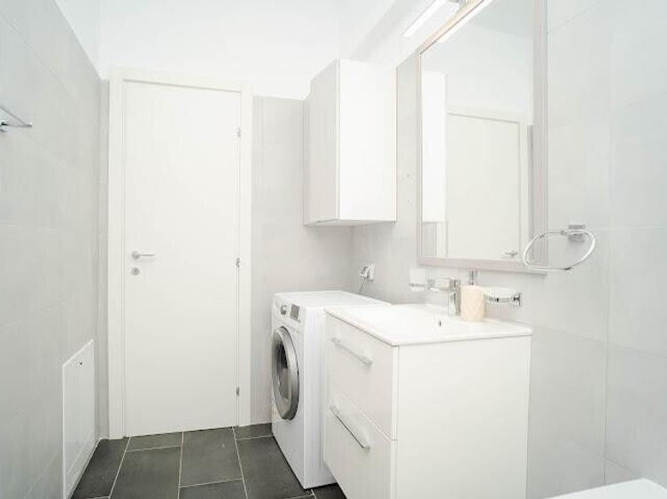 APARTAMENT INTABULAT, MOBILAT SI UTILAT, BLOC NOU, PODU ROS - 15