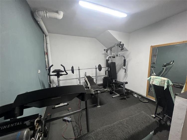 Inchiriere casa la cinci minute de Big pentru clinica salon sau locuit - 25