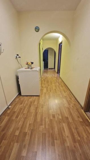 Apartament cu 3 camere decomandat, mobilat în Gorjului