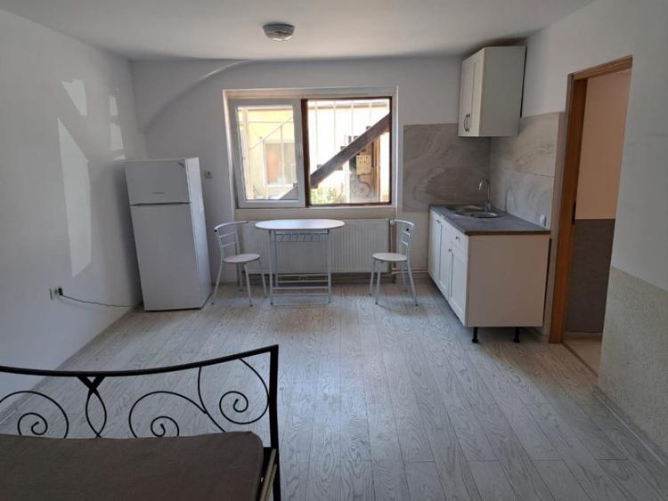 Apartament cu o camera la casa central in codlea - 4