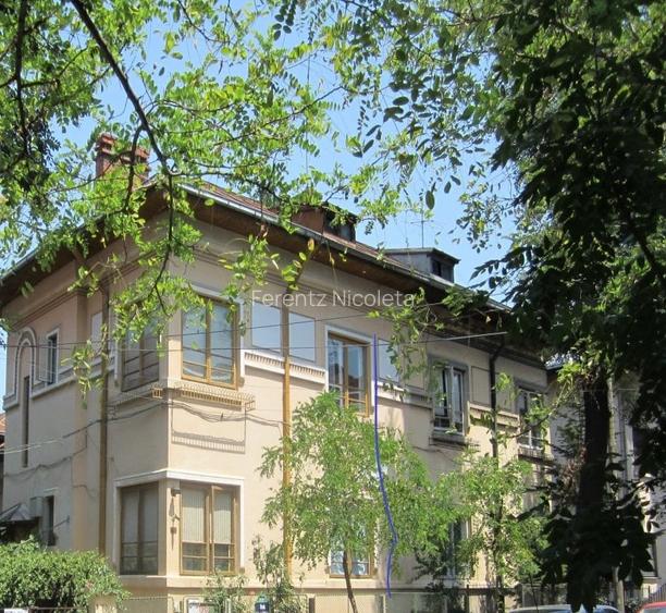 Casă cu 5 camere în Calea Călărașilor Casă cu 5 camere în Calea Călărașilor