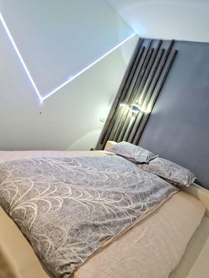 Inchiriez apartament 3 camere plus terasa centru Predeal - 1