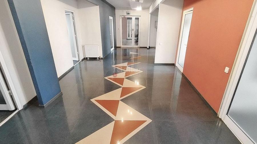 Suprafata generoasa Pret atractiv - 5