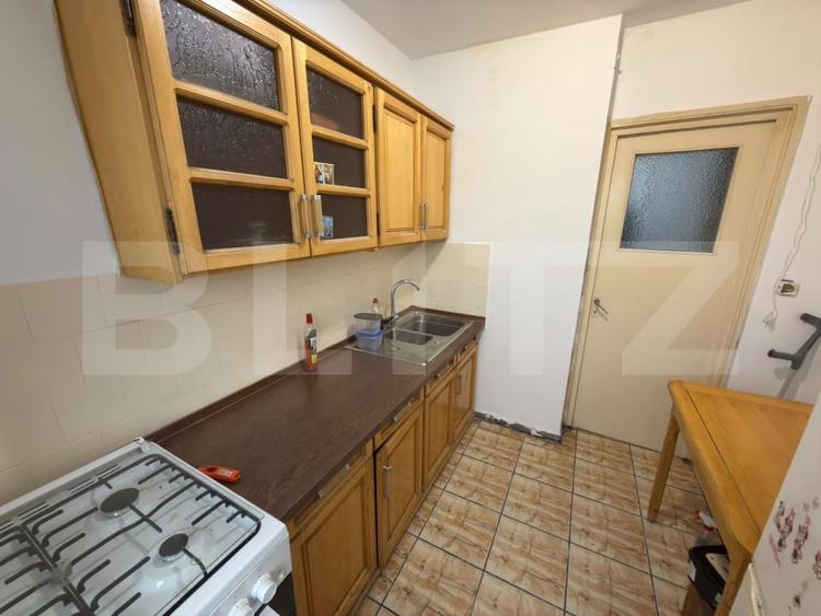Apartament cu 2 camere decomandat, mobilat în B-dul București