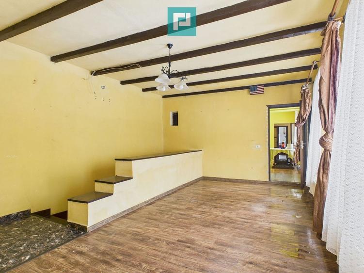 Casă cu 4 camere în zona Parneava - 10