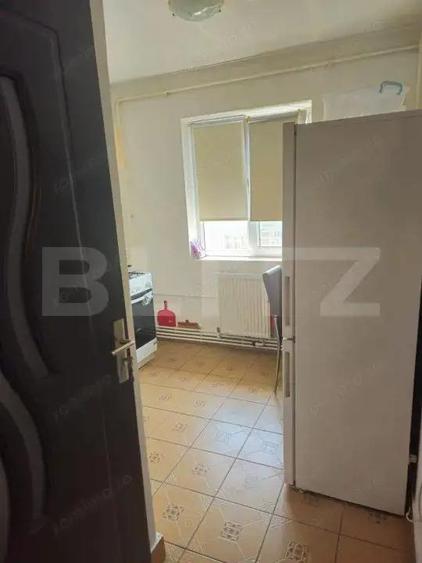 Apartament de vanzare, cu 2 camere, 33 mp, zona Piata 1 Mai - 9