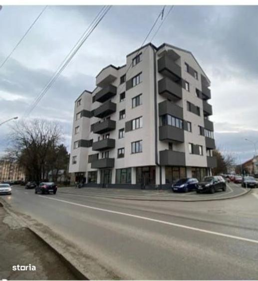 Vand apartament cu 3 camere Radauti - 1