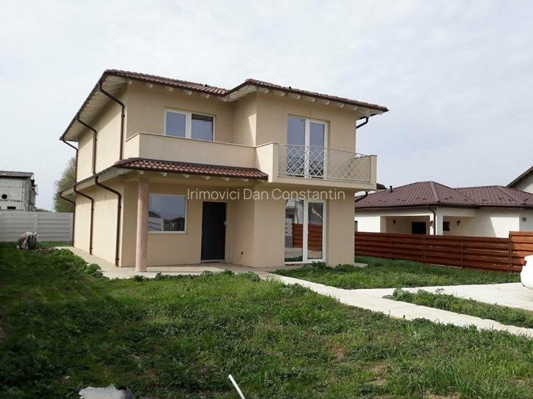 Casă cu 4 camere în Păcurari Casă cu 4 camere în Păcurari