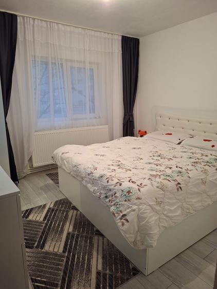 Vand apartament decomandat cu 3 camere in Rovinari judetul Gorj - 4