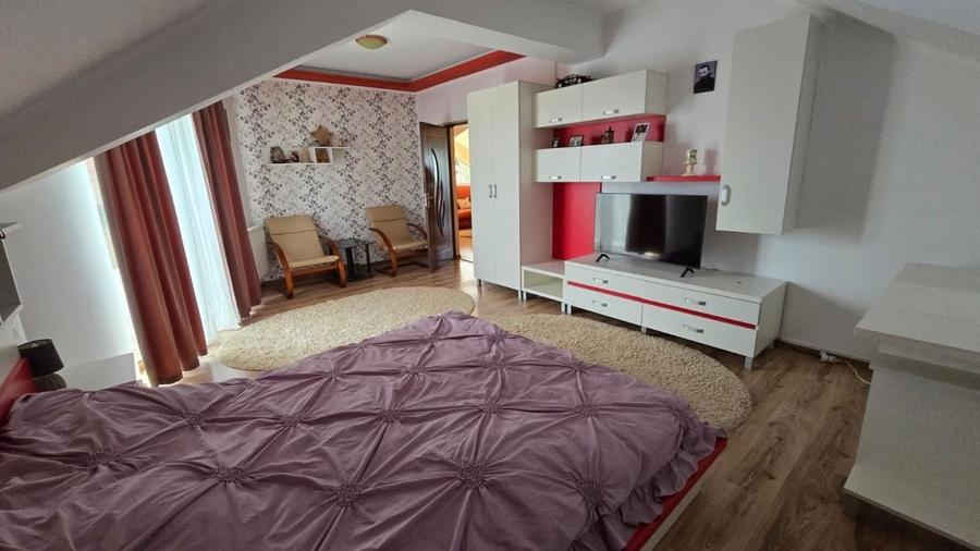 Casă individuală cu 5 camere cu Canalizare în Sud-Est
