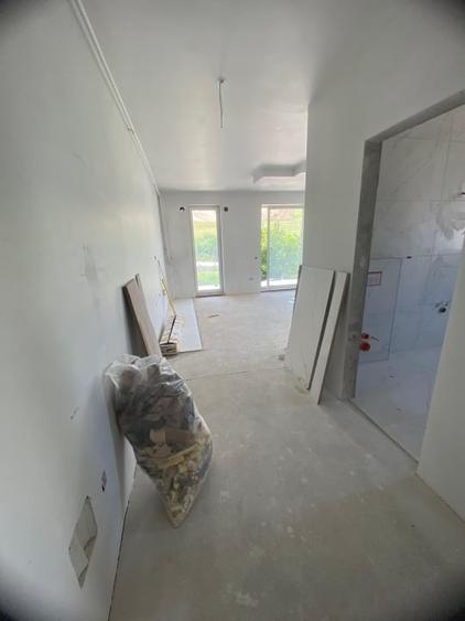 3 camere + terasa 100mp, apartament partial finisat - 3