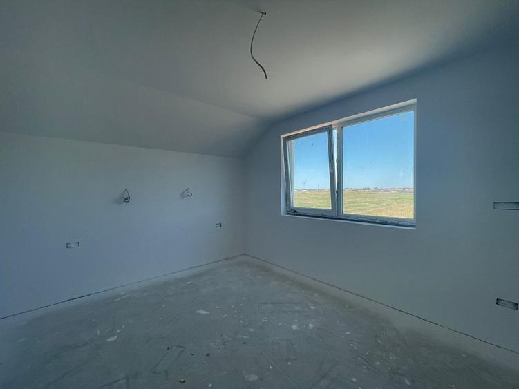 Duplex despartit prin baie | 3 camere | Super Preț | Urseni - 9