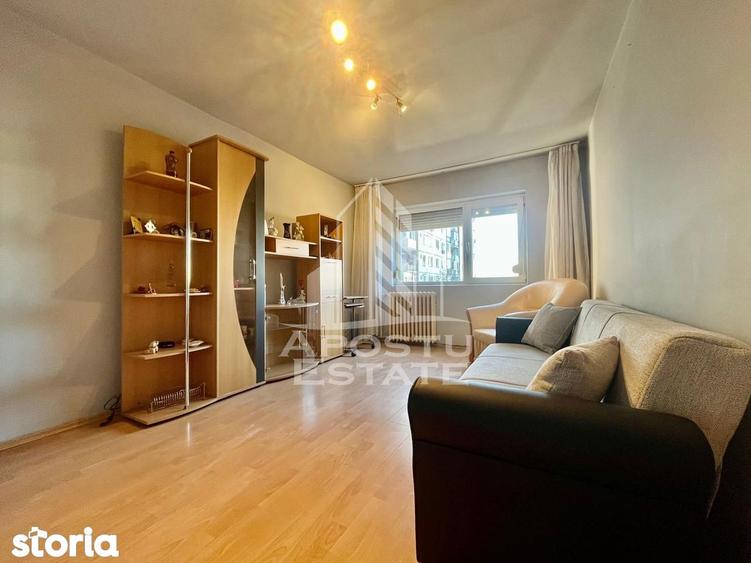 Apartament cu 3 camere în Aurel Vlaicu