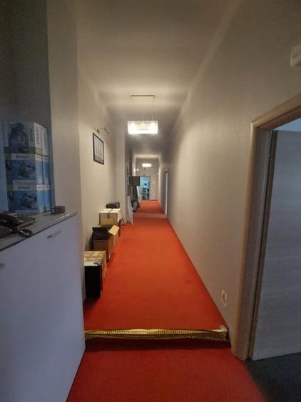 Delfinariu, spatiu 289 mp., ideal birouri/sali de curs etc., parcare - 12