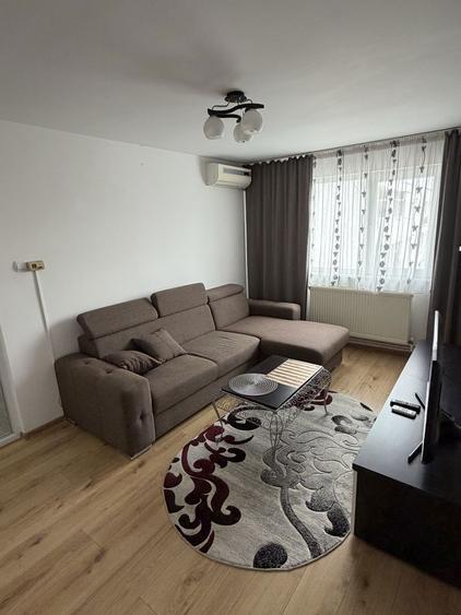 se vinde apartament etaj4/4,complet mobilat si utilat - 2