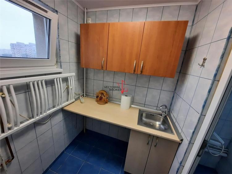 Bd. 1 Decembrie 1918 garsoniera - 2