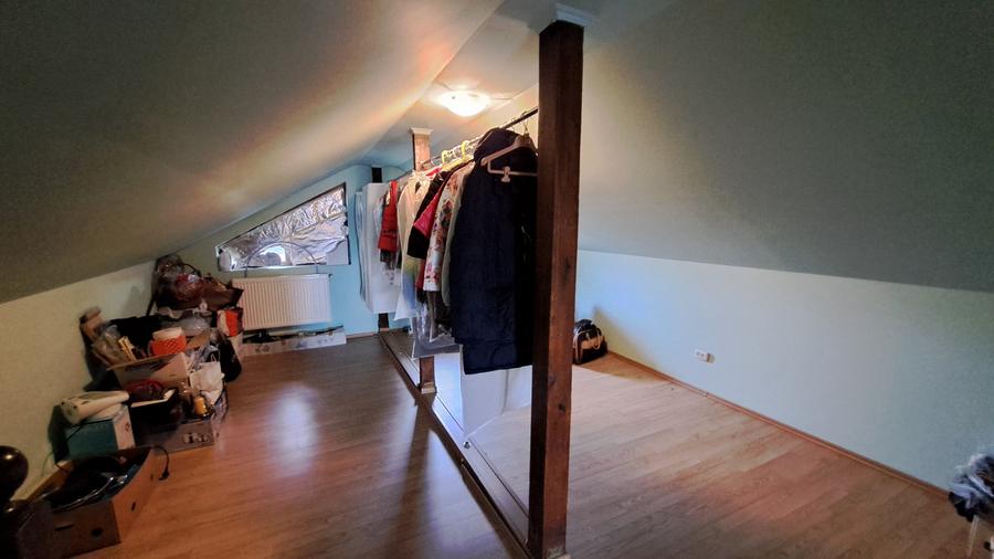 VILA INDIVIDUALA SUPERBA - CU TEREN GENEROS - AMPLASAMENT IDEAL - 55