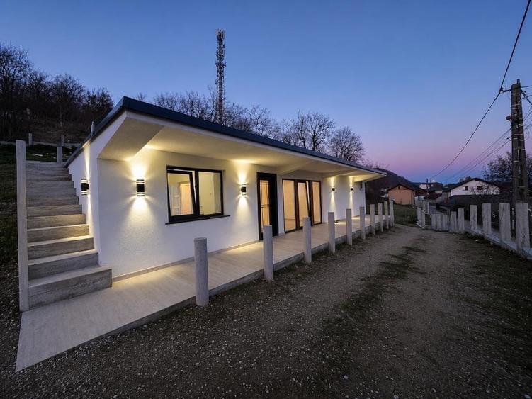 Casă de vânzare cu 1100 mp teren in proprietate- liniște și natură în orașul Gur - 1