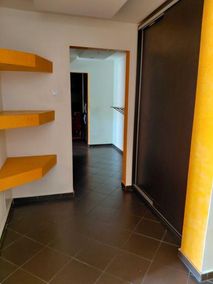 Inchiriez apartament in Nufarul 3 Camere - 4