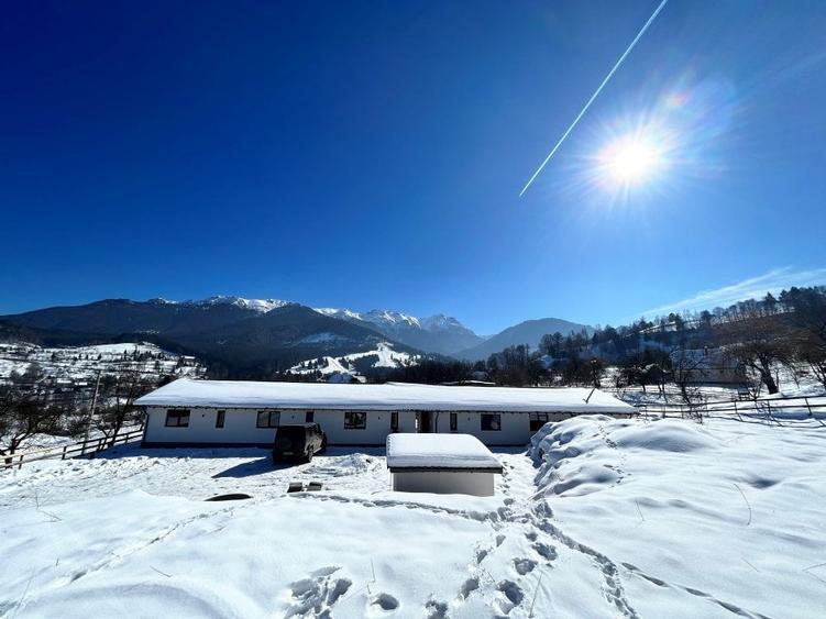 VAND COMPLEX TURISTIC IN BRAN LANGA PARTIA DE SCHI ZANOAGA - 1