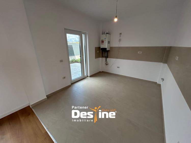 Casa tip DUPLEX - Loc de parcare si terasa  Toate utilitatile - Drum asfaltat - 6