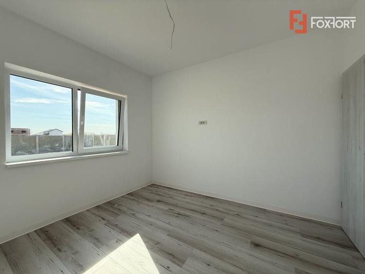 Duplex cu 4 camere cu Canalizare în Săcălaz