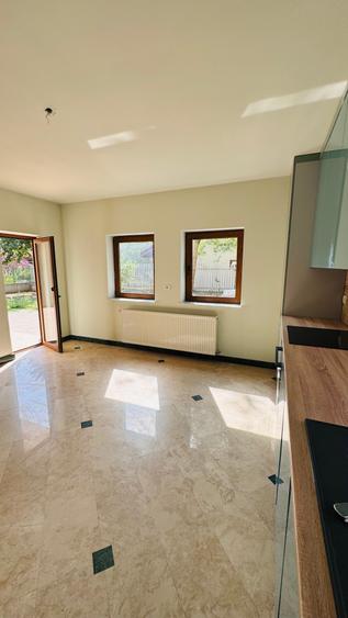 Vila individuala cu garaj | Laguna Albastra | Bucatarie mobilata | Teren 650 - 10