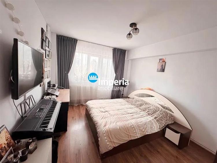 Apartament 3 cam, semi - decomandat, de vanzare in zona Tatarasi - Dispecer - 2