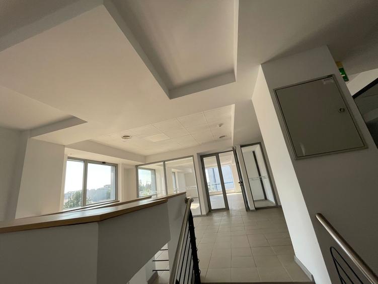 Proprietar, inchiriez sp. birouri, Cal. Severinului 23 - 8