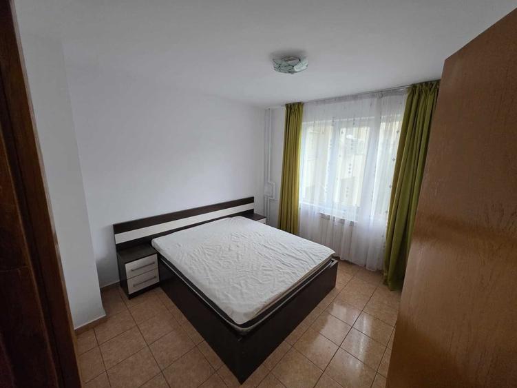 Apartament cu 3 camere, mobilat în Titan