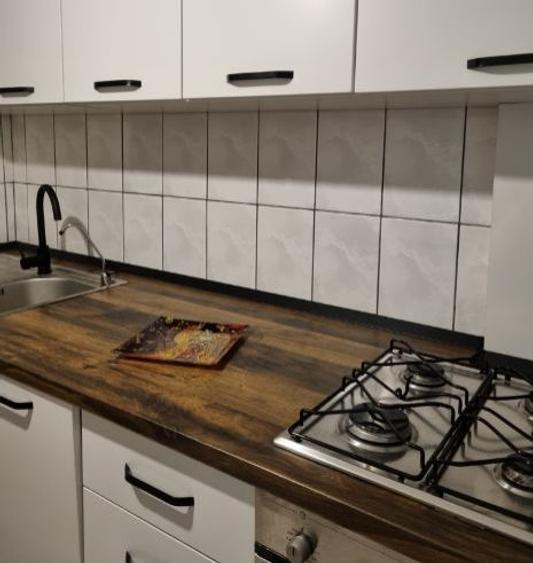 Vanzare apartament semicentral, 4 camere - 3