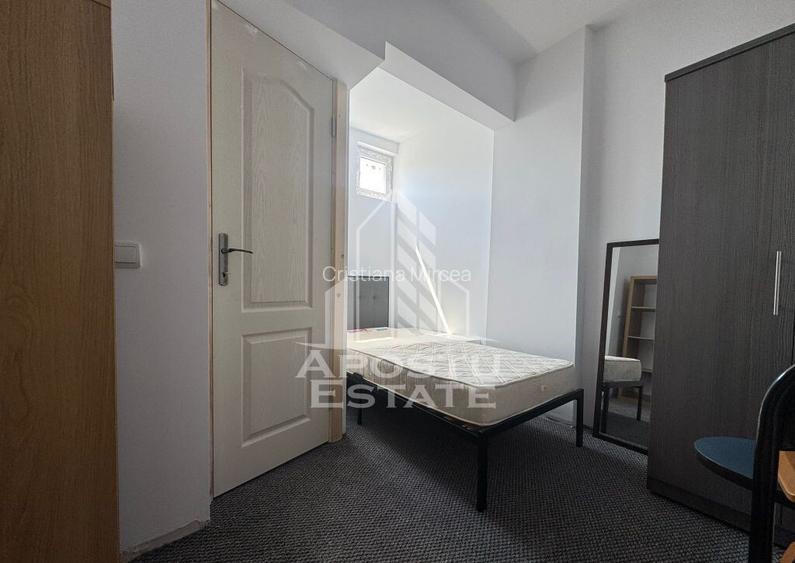 Apartament renovat, centrala proprie, zona Soarelui Apartament renovat, centrala proprie, zona Soarelui