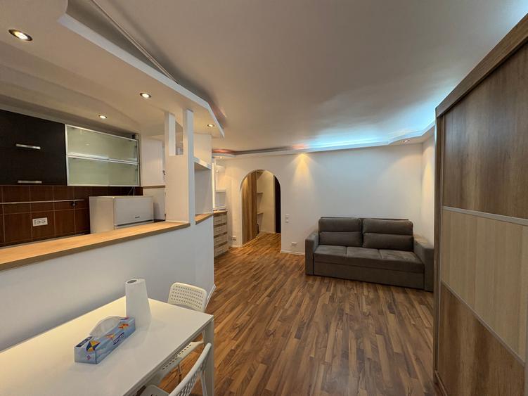 Universitatea Titu Maiorescu - Metrou - Parc IOR - 2