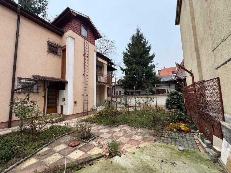 De inchiriat: casa spatioasa cu terasa si garaj – Domenii - 19