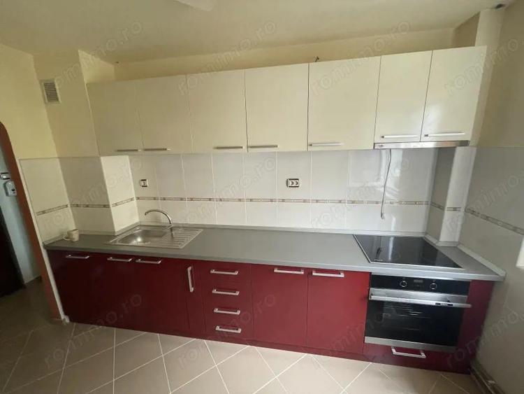 De vanzare apartament cu 3 camere, etajul 2, Dealul Florilor - 12