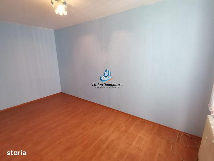 Apartament cu 3 camere semidecomandat în Dărmănești
