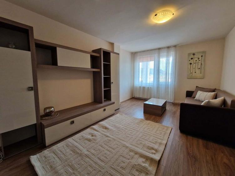 De inchiriat apartament cu trei camera - 3