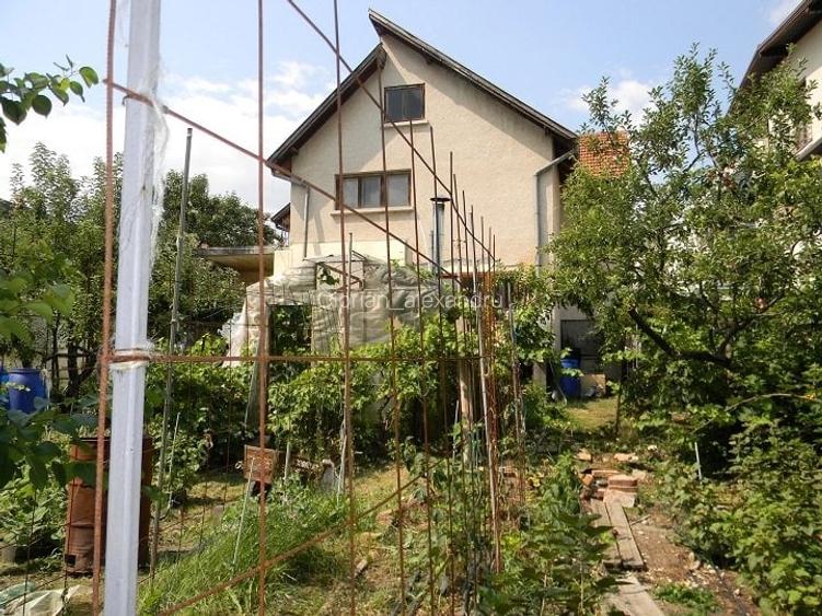 Casă cu 5 camere în Bartolomeu Casă cu 5 camere în Bartolomeu
