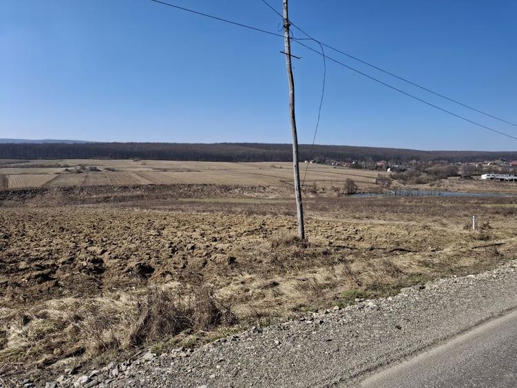 Teren de vanzare ,drumul spre Manastirea Dragomirnei - 2