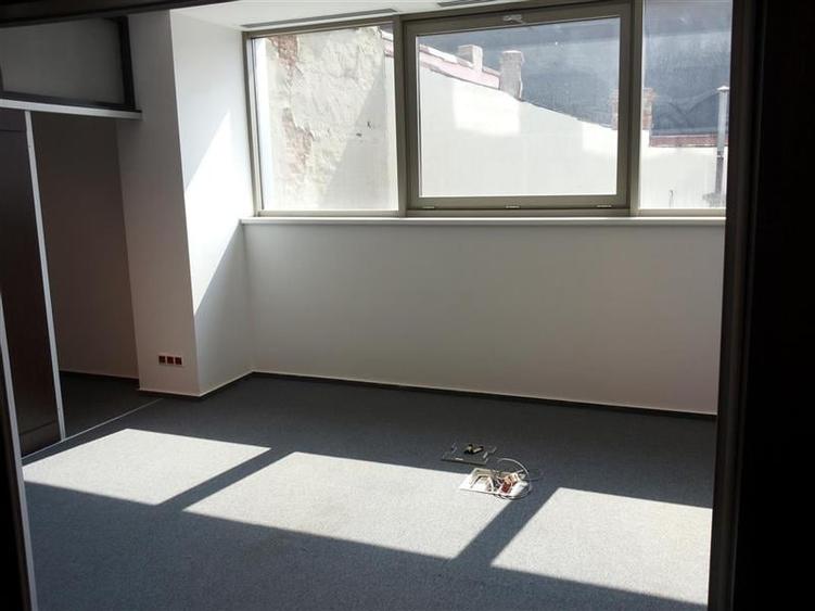 Vanzare cladire de birouri inchiriata integral - Yield 8% - 11