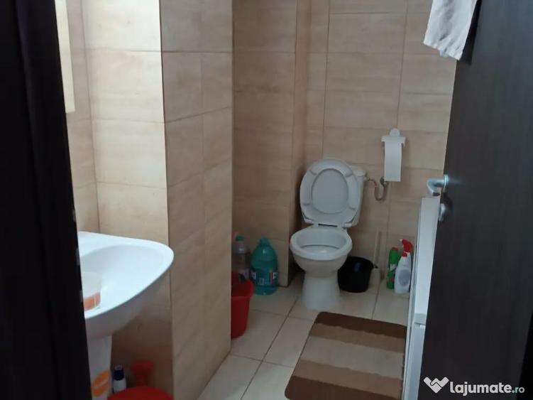 Vand garsoniera spa?ioasa central - 2