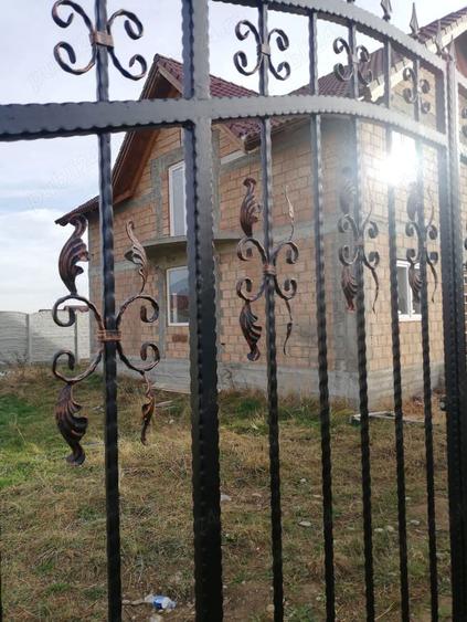 Se vinde casa la rosu - 1