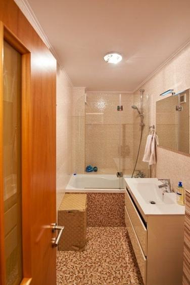 Proprietar, inchiriez apt. 2 camere, decomandat, Sebastian - Razoare - 12