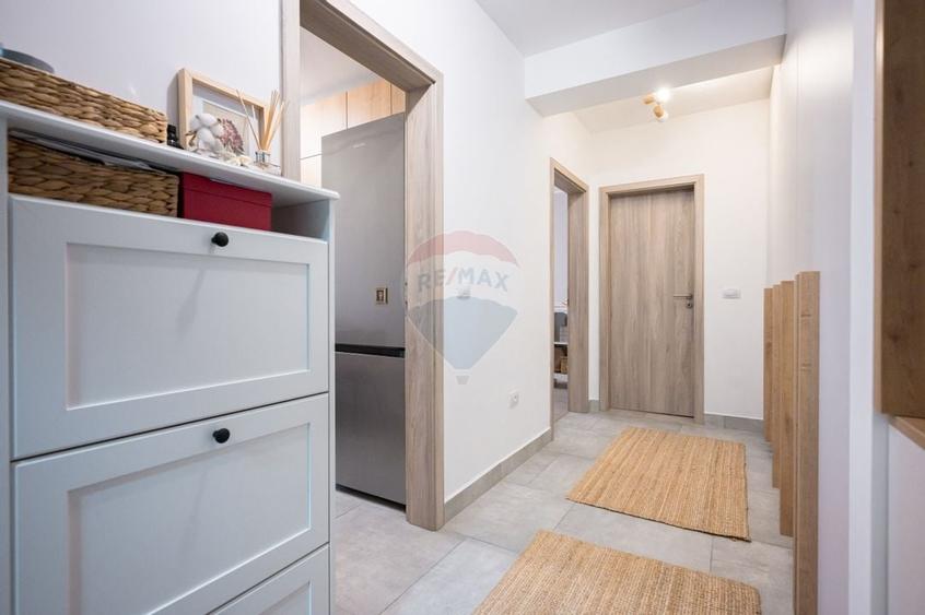 Apartament cu 2 camere,  2 băi și parcare subterană în Tractorul - 15