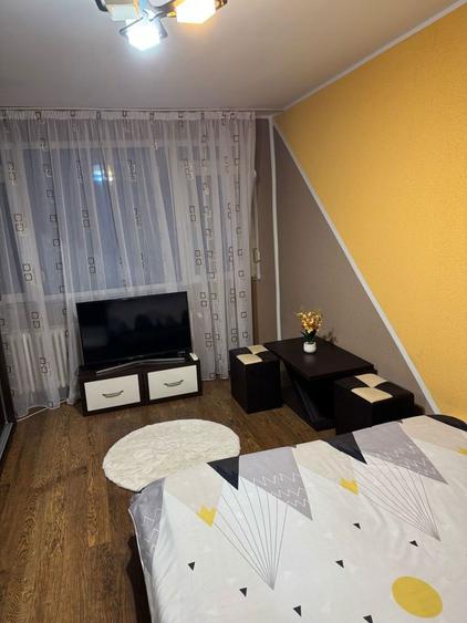 Inchiriez garsoniera saturn i6 - 3