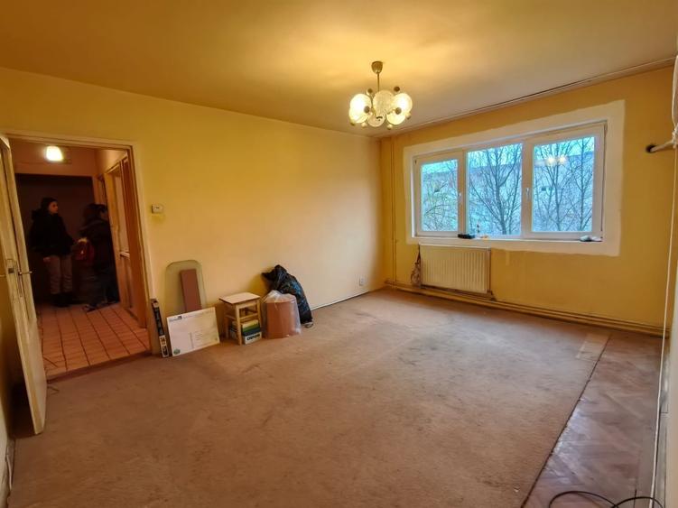 Apartament cu 3 camere - etaj 3-intermediar-Piata Doina-Sagului - 4