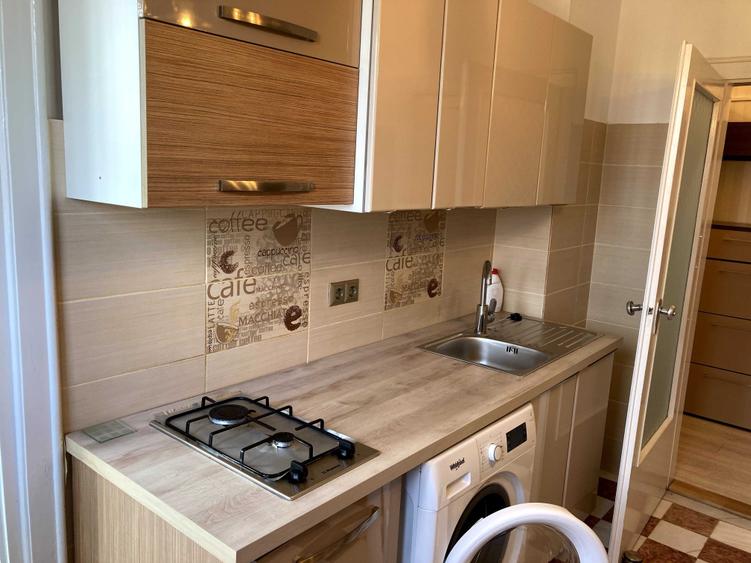 Apartament cu 3 camere decomandat în Ultracentral
