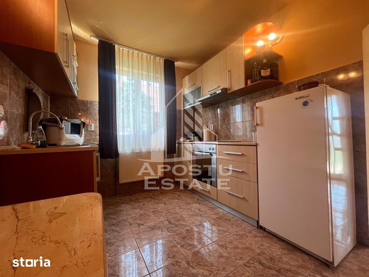 Casă cu 3 camere cu Teren 1400 Mp în Secusigiu