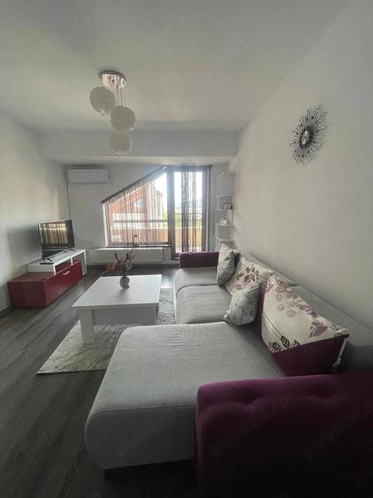 Apartament cu 2 camere decomandat în Tractorul